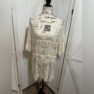 Stunning cream sheer crochet cinch waist tunic EUC 18/20